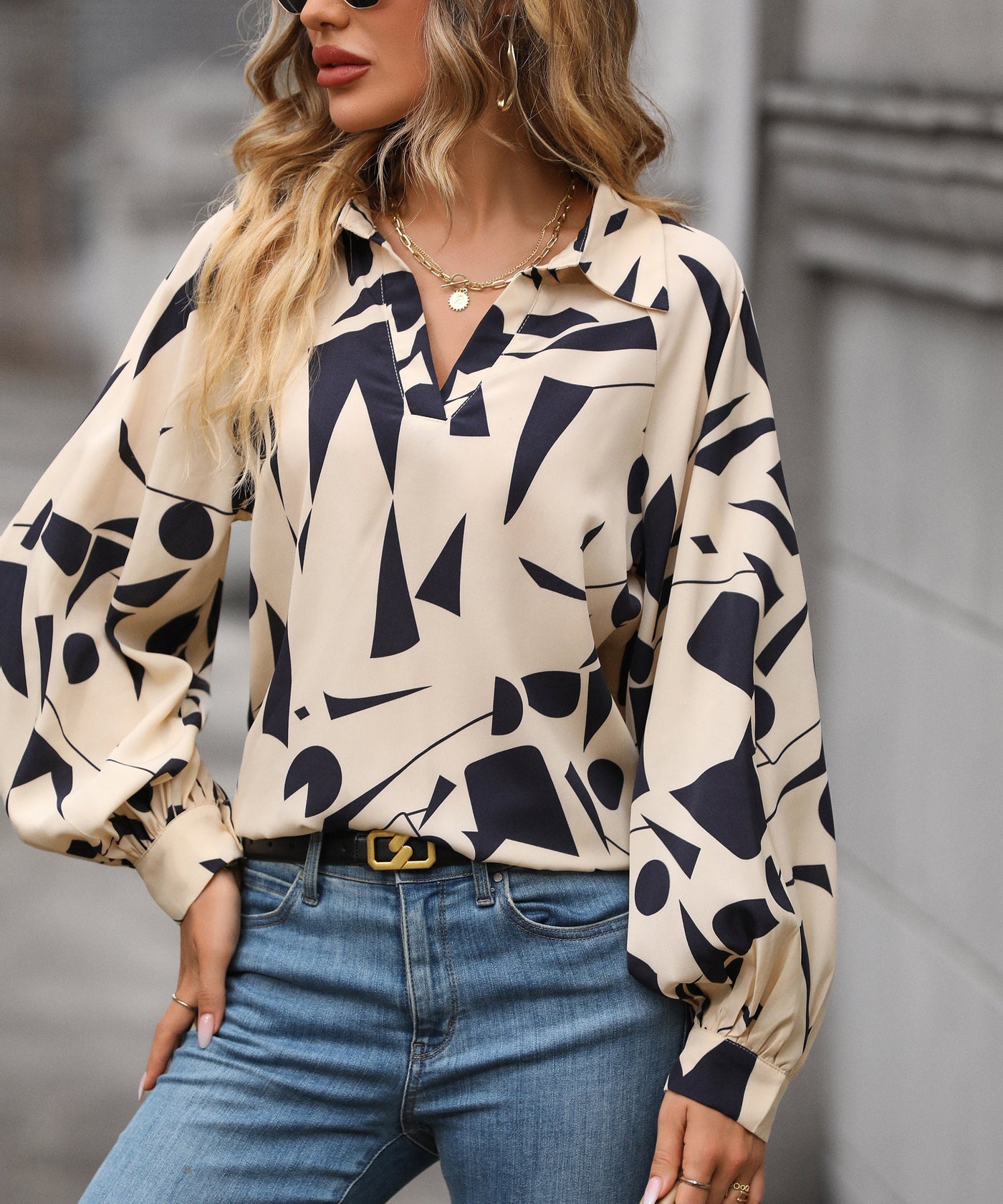 Women's Geometric Print V-Neck Long Sleeve Blouse